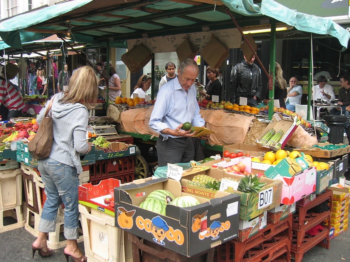 market Portobello fruits