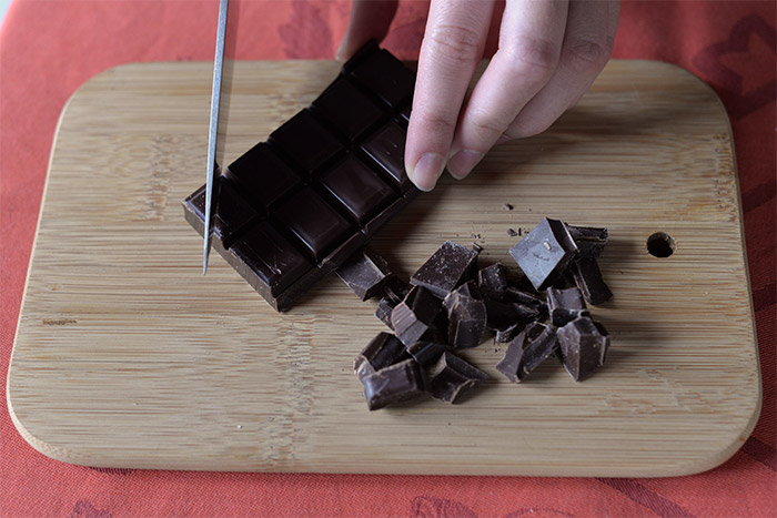 couper chocolat morceaux cookies