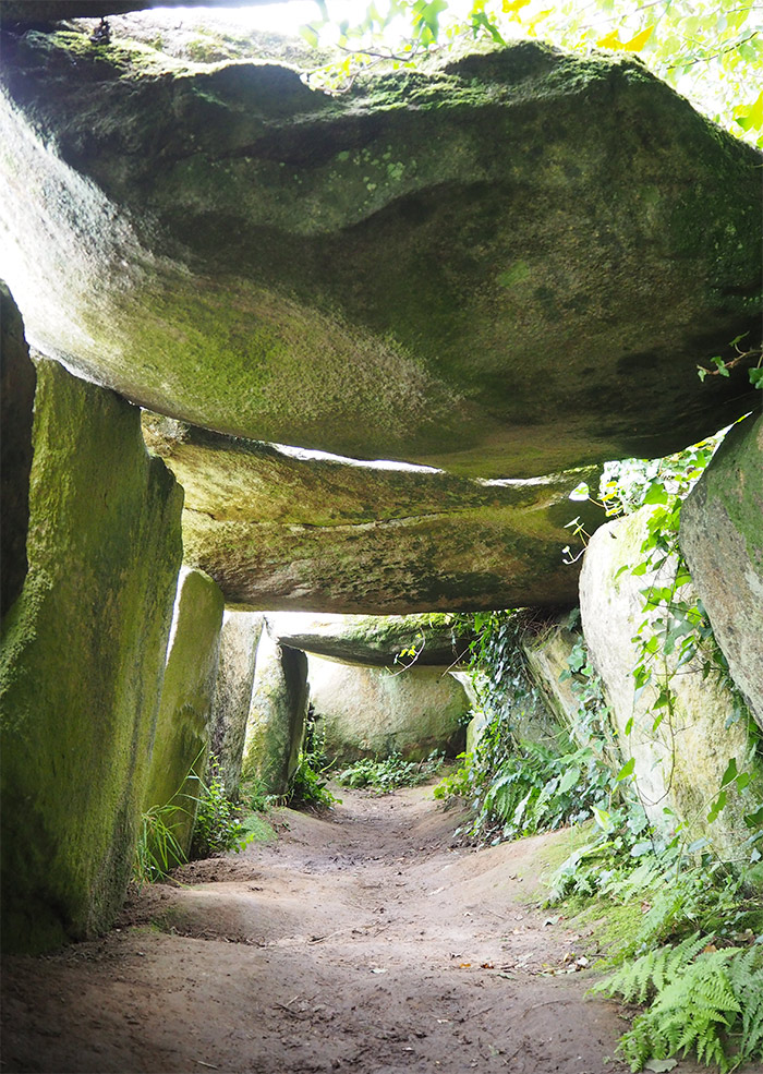 allee couverte megalithique bretagne
