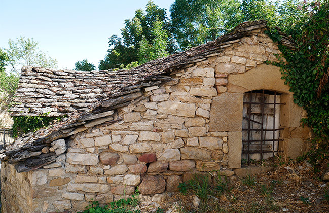 france aveyron maison pierre