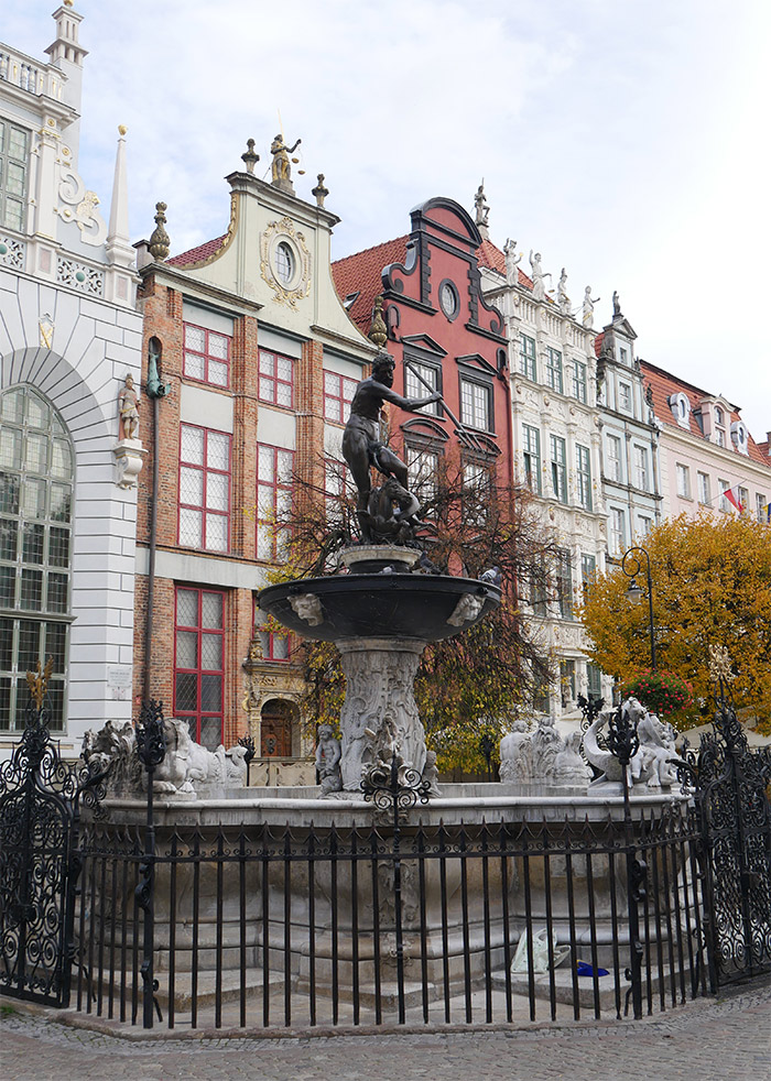 neptune statue rue longue gdansk