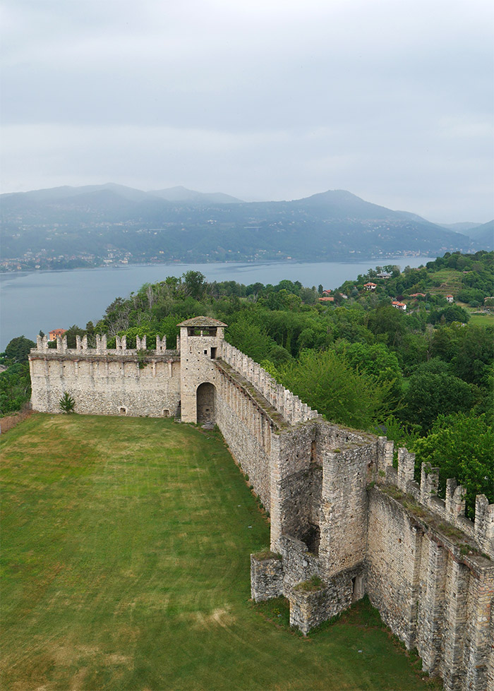 rocca di angera italie varese