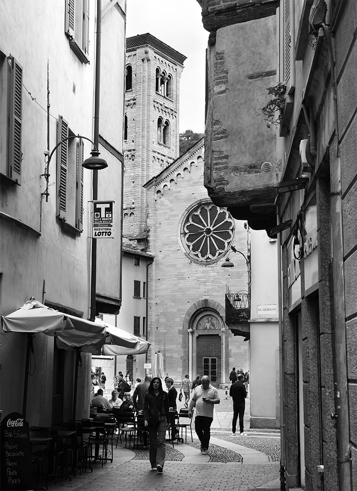 basilique san fedele come italie