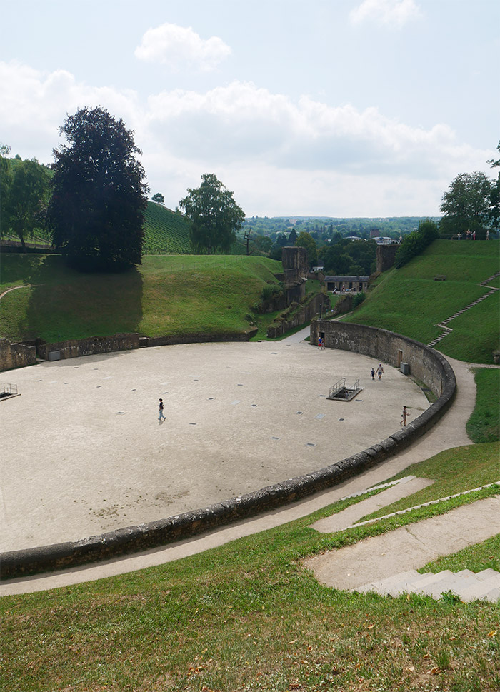 trèves amphithéâtre romain