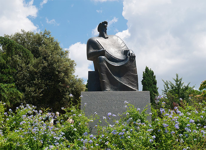 statue roi Petru Krešimiru IV croate sibenik